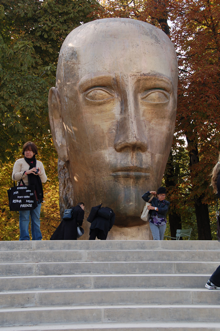 123 Luxembourg Gardens
