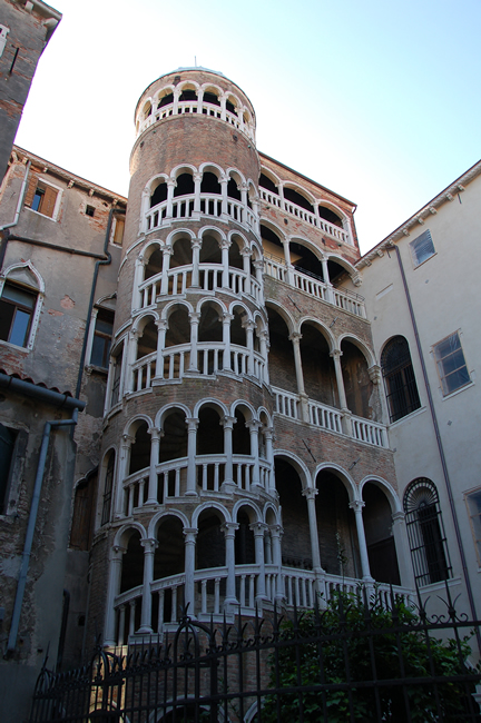 368 Scala Contarini del Bovolo